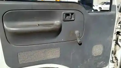 Veicolo di demolizione nissan cabstar e dell'anno 2001 alimentato bd30