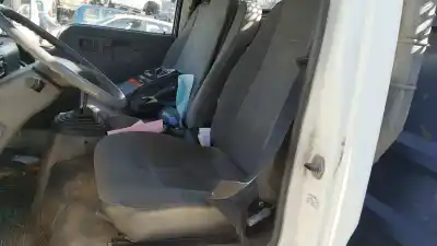 Veicolo di demolizione nissan cabstar e dell'anno 2001 alimentato bd30