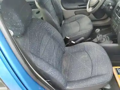 Здавання транспортного засобу renault clio ii fase ii (b/cb0) authentique confort року 2002 потужний k9ka7