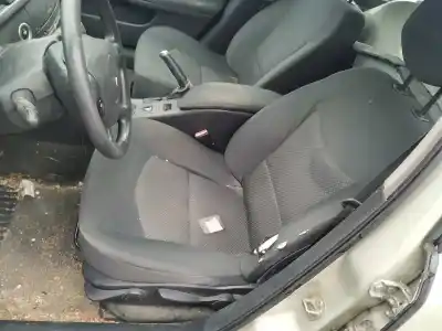 Здавання транспортного засобу renault laguna ii (bg0) pack authentique року 2005 потужний f9q d6
