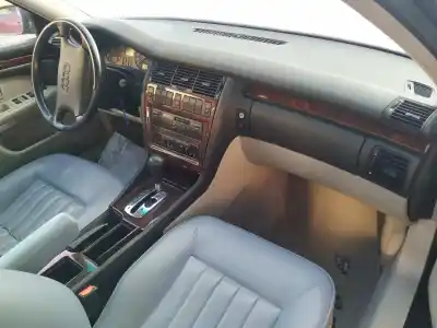 Veicolo di demolizione audi a8 (d2) 4.2 quattro dell'anno 1994 alimentato abz