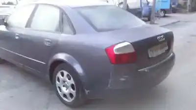Veículo de Sucata audi a4 berlina (8e) 1.9 tdi (96kw) do ano 2003 alimentado awx