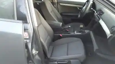 Veículo de Sucata audi a4 berlina (8e) 1.9 tdi (96kw) do ano 2003 alimentado awx