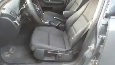 Veículo de Sucata audi a4 berlina (8e) 1.9 tdi (96kw) do ano 2003 alimentado awx