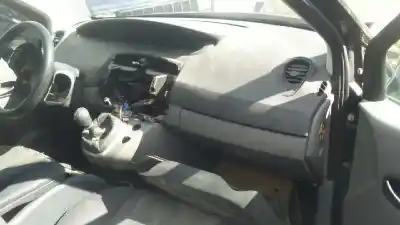 Veículo de Sucata renault scenic ii 1.5 dci diesel do ano 2006 alimentado k9kp732