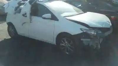 Veículo de Sucata toyota auris active do ano 2013 alimentado 1ndtv