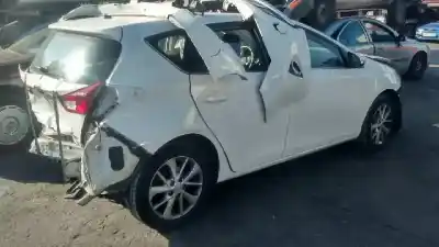 Veículo de Sucata toyota auris active do ano 2013 alimentado 1ndtv