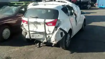Veículo de Sucata toyota auris active do ano 2013 alimentado 1ndtv
