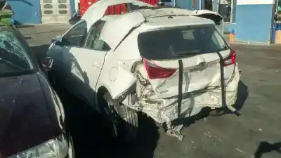 Veículo de Sucata toyota auris active do ano 2013 alimentado 1ndtv