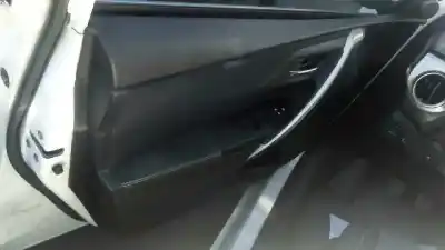 Veículo de Sucata toyota auris active do ano 2013 alimentado 1ndtv