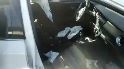 Veículo de Sucata toyota auris active do ano 2013 alimentado 1ndtv