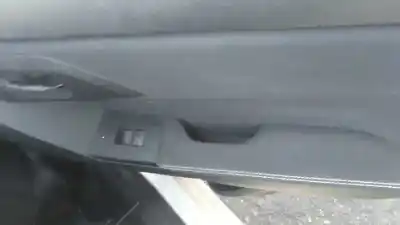 Veículo de Sucata toyota auris active do ano 2013 alimentado 1ndtv