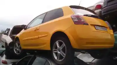 Veículo de Sucata fiat stilo multi wagon (192) 1.6 16v do ano 2002 alimentado 182b6000
