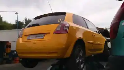 Veículo de Sucata fiat stilo multi wagon (192) 1.6 16v do ano 2002 alimentado 182b6000
