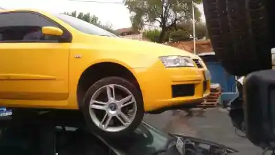Veículo de Sucata fiat stilo multi wagon (192) 1.6 16v do ano 2002 alimentado 182b6000
