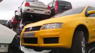 Veículo de Sucata fiat stilo multi wagon (192) 1.6 16v do ano 2002 alimentado 182b6000