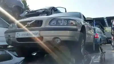Veículo de Sucata volvo s60 berlina 2.4 d do ano 2003 alimentado d5244t