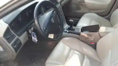 Veículo de Sucata volvo s60 berlina 2.4 d do ano 2003 alimentado d5244t