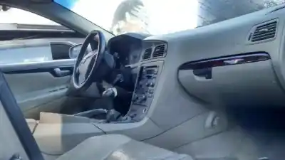 Veículo de Sucata volvo s60 berlina 2.4 d do ano 2003 alimentado d5244t