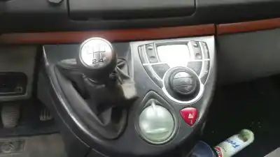 Veículo de Sucata citroen c8 2.2 hdi 16v premier ii do ano 2003 alimentado 4hwdw12ted4