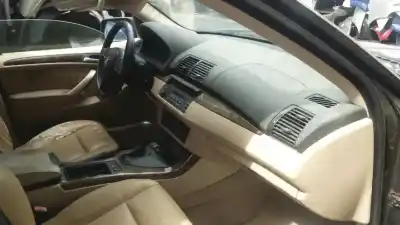 Veicolo di demolizione bmw x5 (e53) 3.0i dell'anno 2002 alimentato m54306s3