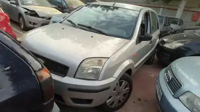 Здавання транспортного засобу ford fusion (cbk) + року 2003 потужний fxjb