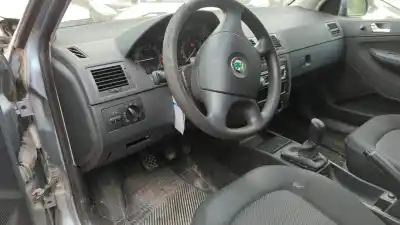 Sloopvoertuig skoda fabia (6y2/6y3) urban line van het jaar 2005 aangedreven amf