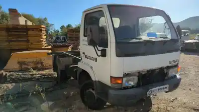 Véhicule à la ferraille nissan cabstar 3.0 turbo de l'année 2001 alimenté bd30ti