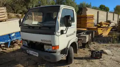 Véhicule à la ferraille nissan cabstar 3.0 turbo de l'année 2001 alimenté bd30ti