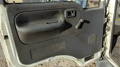 Véhicule à la ferraille nissan cabstar 3.0 turbo de l'année 2001 alimenté bd30ti