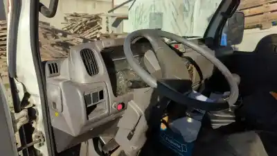 Véhicule à la ferraille nissan cabstar 3.0 turbo de l'année 2001 alimenté bd30ti