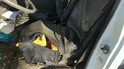 Véhicule à la ferraille nissan cabstar 3.0 turbo de l'année 2001 alimenté bd30ti