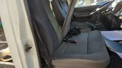 Véhicule à la ferraille nissan cabstar 3.0 turbo de l'année 2001 alimenté bd30ti