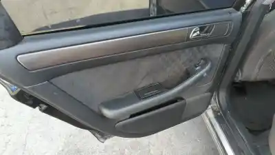 Sloopvoertuig audi a6 berlina (4b2) 2.5 tdi quattro van het jaar 2004 aangedreven ake