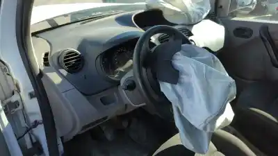 Veicolo di demolizione renault kangoo authentique dell'anno 2010 alimentato k9k800