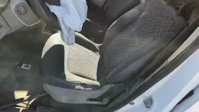 Veicolo di demolizione renault kangoo authentique dell'anno 2010 alimentato k9k800