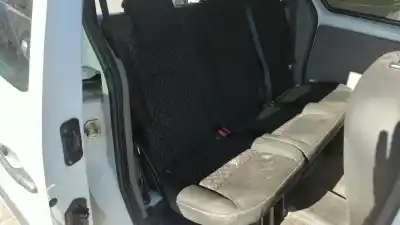 Veicolo di demolizione renault kangoo authentique dell'anno 2010 alimentato k9k800