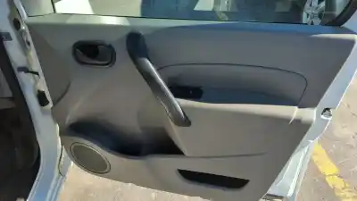 Veicolo di demolizione renault kangoo authentique dell'anno 2010 alimentato k9k800