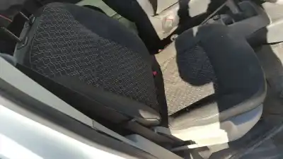 Veicolo di demolizione renault kangoo authentique dell'anno 2010 alimentato k9k800