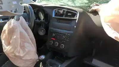 Veículo de Sucata citroen c4 lim. sport do ano 2014 alimentado 8f01