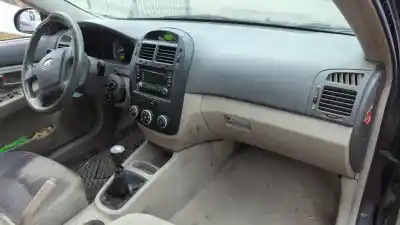 Veicolo di demolizione kia cerato 1.5 lx crdi berlina dell'anno 2007 alimentato d4fb