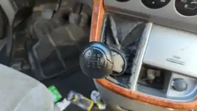 Veicolo di demolizione kia carnival 2.9d dell'anno 2005 alimentato j3