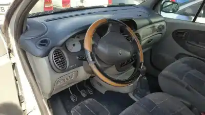 Scrapping Vehicle renault megane i scenic (ja0) 1.9 d alize of the year 2000 powered f8q790