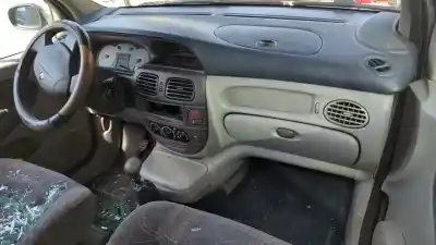 Scrapping Vehicle renault megane i scenic (ja0) 1.9 d alize of the year 2000 powered f8q790