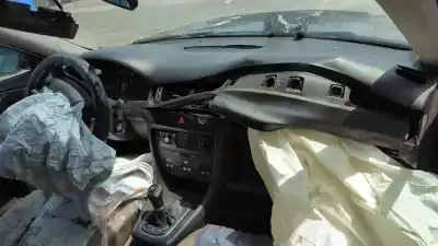 Veicolo di demolizione audi a6 berlina (4b2) 1.9 tdi dell'anno 2002 alimentato awx