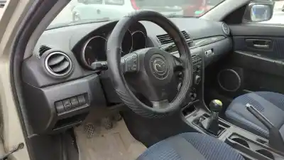 Veículo de Sucata mazda 3 berlina (bk) 1.6 cd diesel cat do ano 2005 alimentado y601