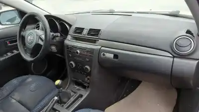 Veículo de Sucata mazda 3 berlina (bk) 1.6 cd diesel cat do ano 2005 alimentado y601