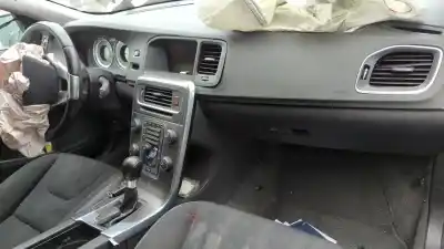 Veículo de Sucata volvo v60 kombi base do ano 2012 alimentado d4162t