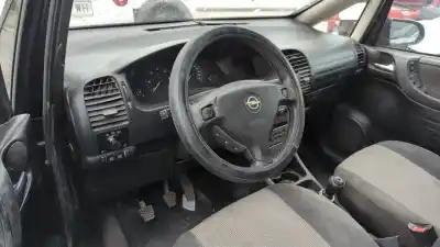 Veicolo di demolizione opel zafira a blue line dell'anno 2005 alimentato y22dtr