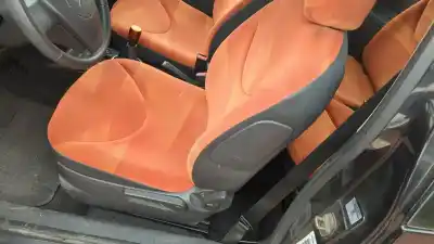 Vehicul casat citroen c2 by loeb al anului 2005 alimentat 8hz